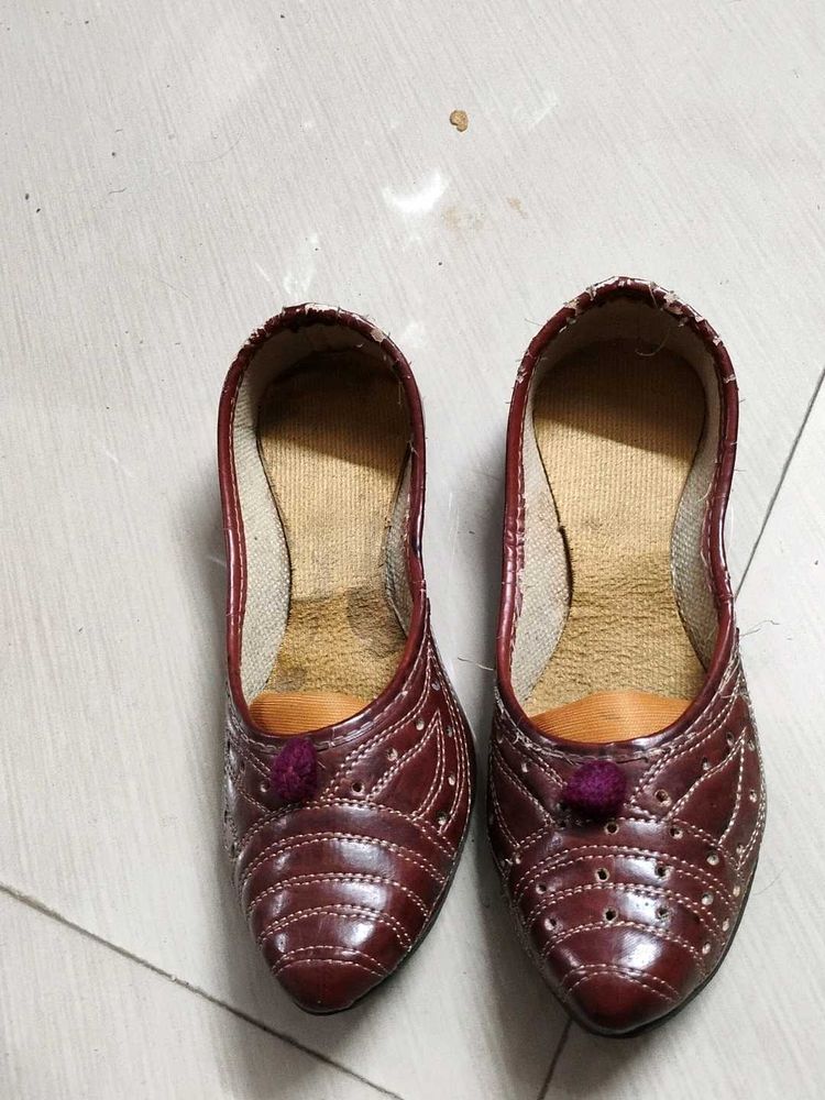 Rajasthani Mojadi For Women