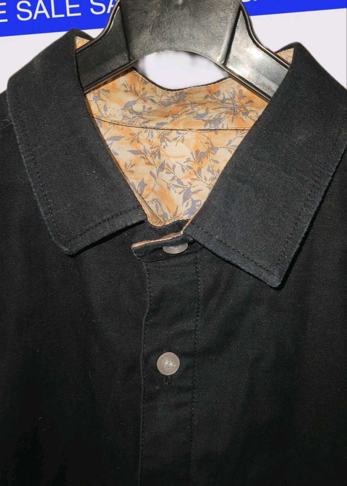 Men&#39;s Black Shirt (Size M)