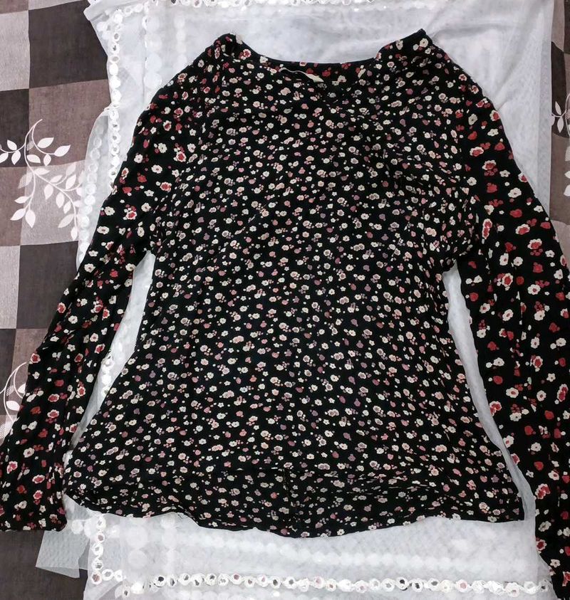 NEW BLACK SLIM TOP