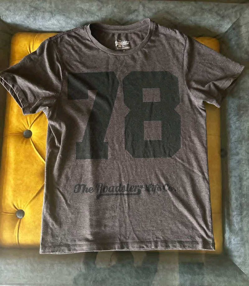 Roadster T-shirt M Size