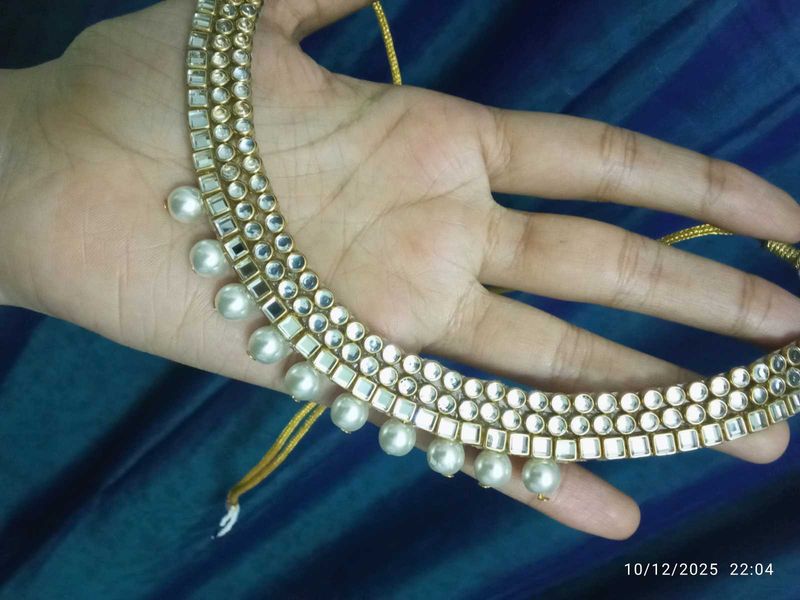 Elegant Kundan and Pearl Necklace