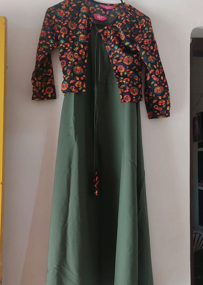 Solid Crepe Kurti With Removable Jacket
