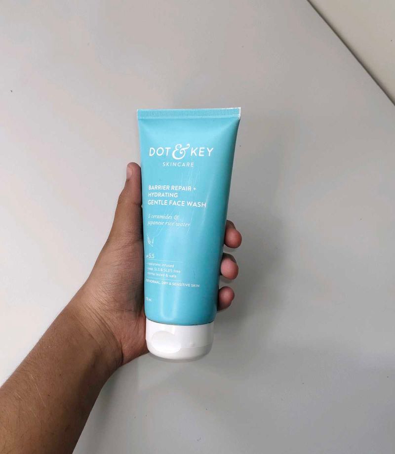 Dot &amp; Key Gentle Face Wash