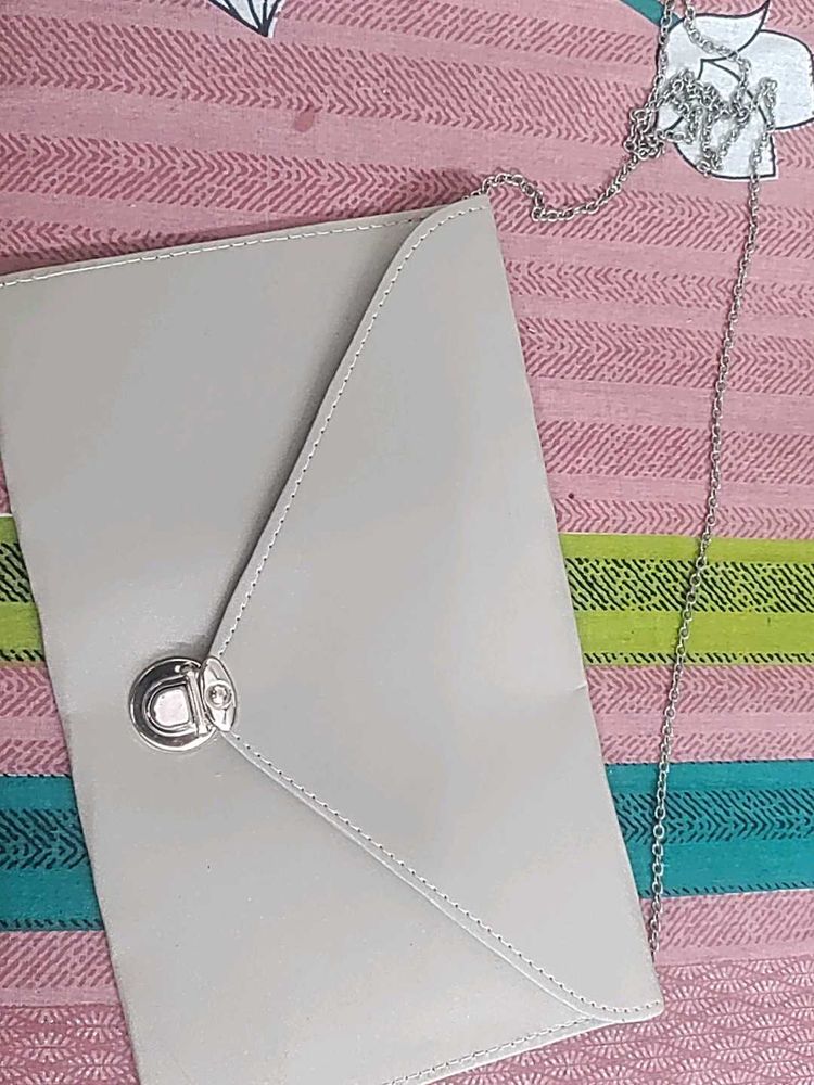 Elegant Clutch with Chain