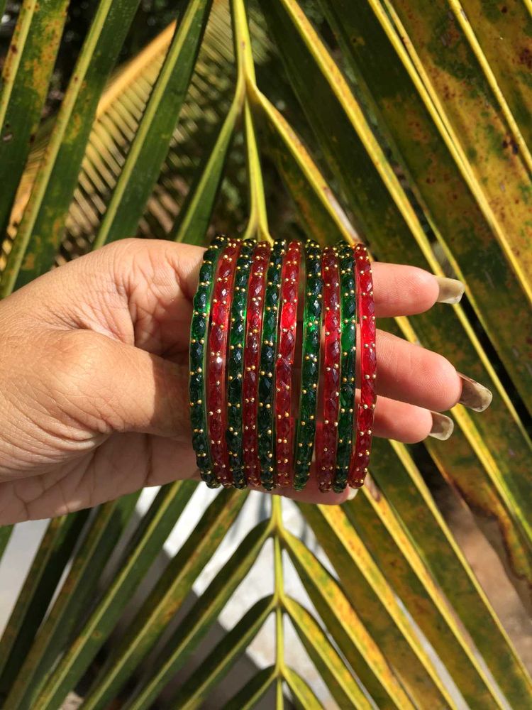 Red &amp; Green Glass Bangles