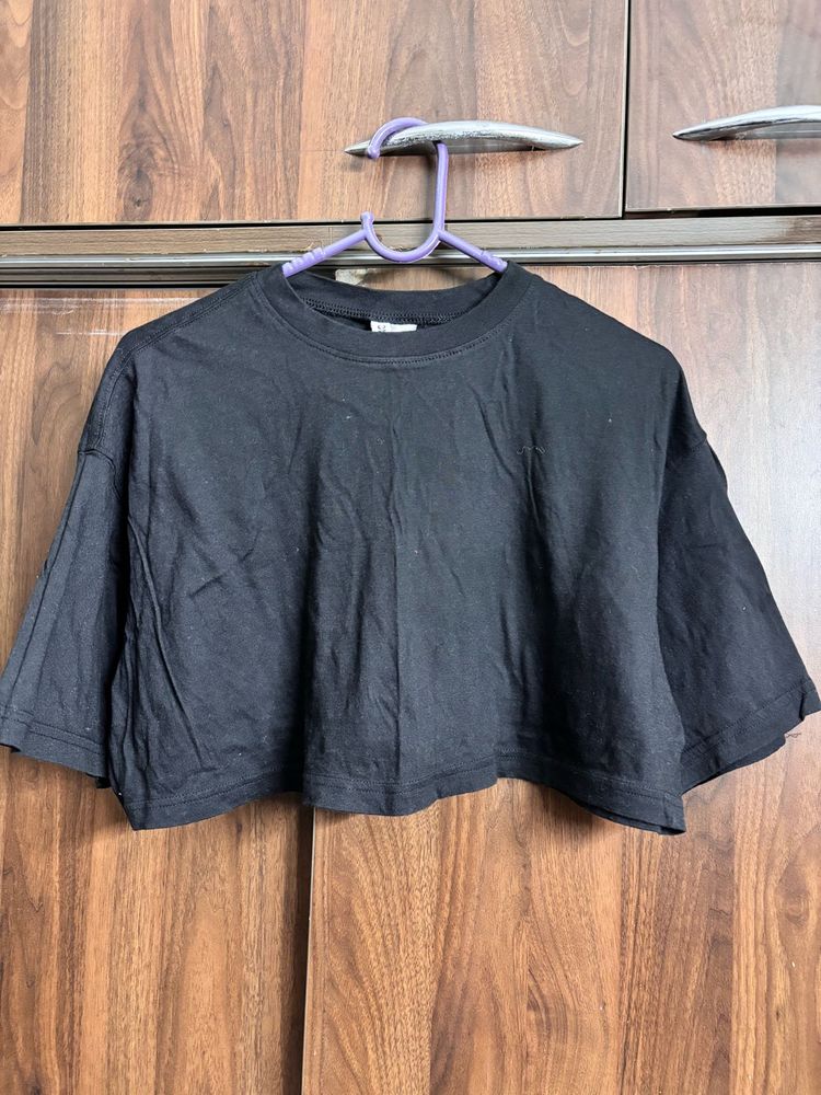 H&amp;M Women Black Cropped Boxy Tee