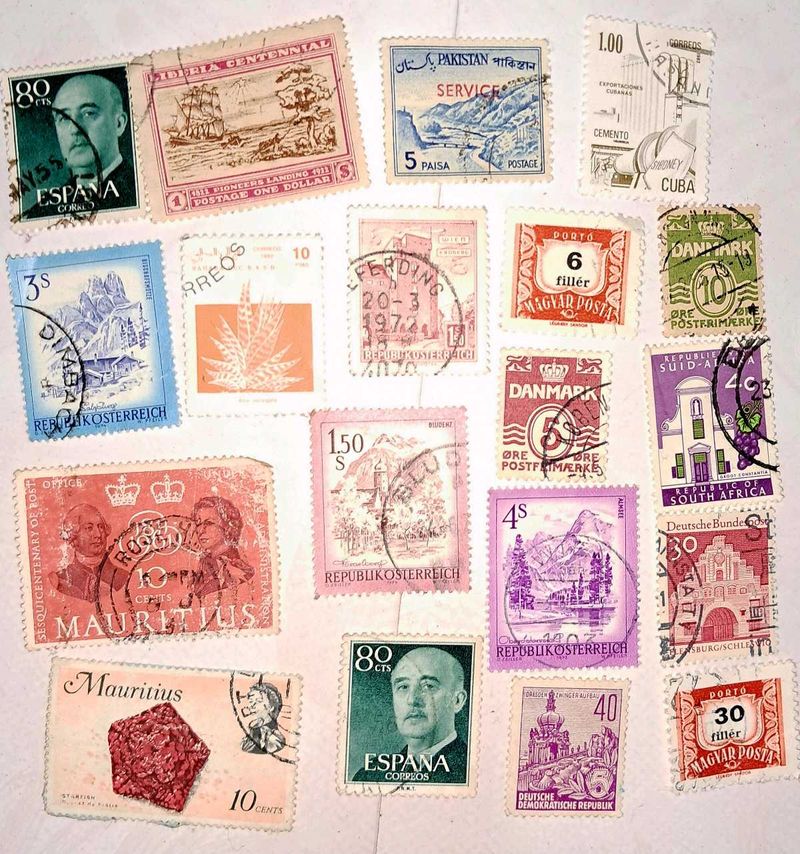 19VintageForeignStamps