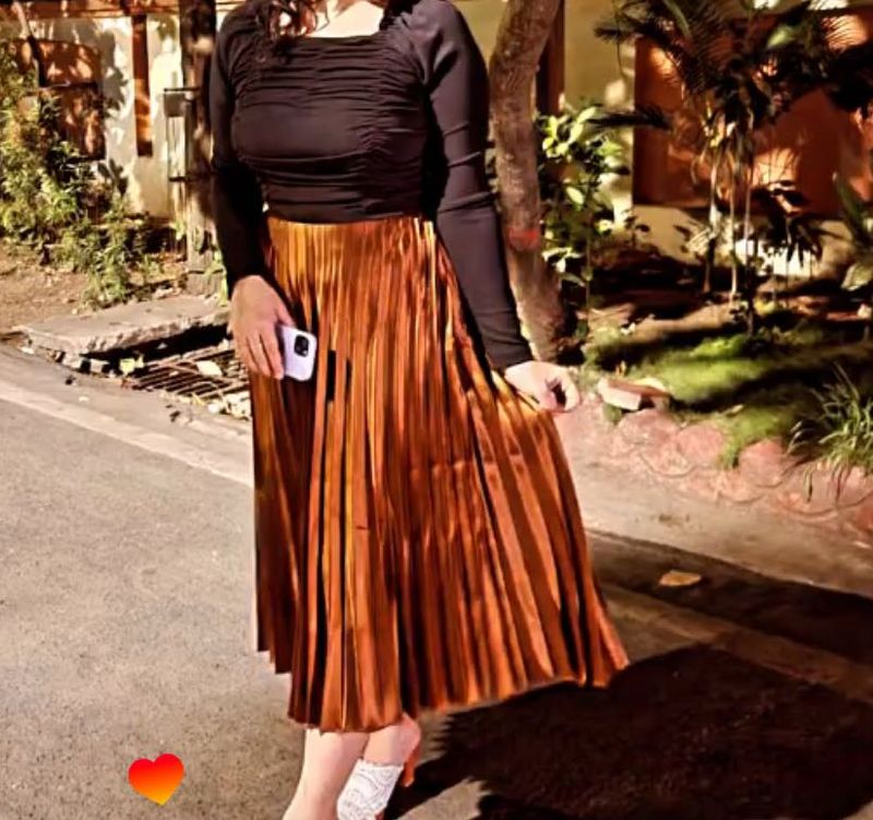 Full Sleeve Ruched Tummy Waist Crop Top Ful