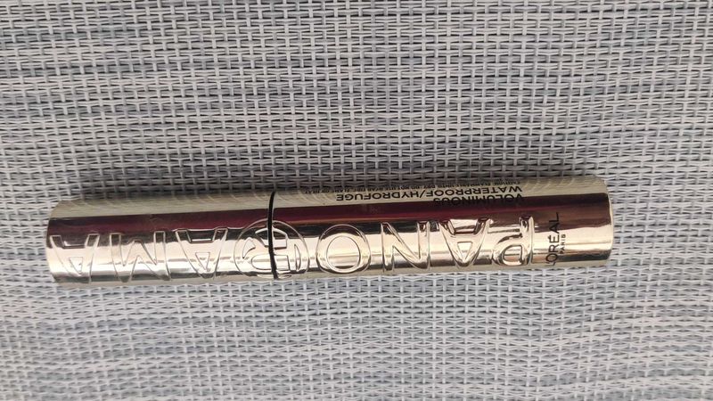 L&#39;Oreal Paris Voluminous Waterproof Mascara