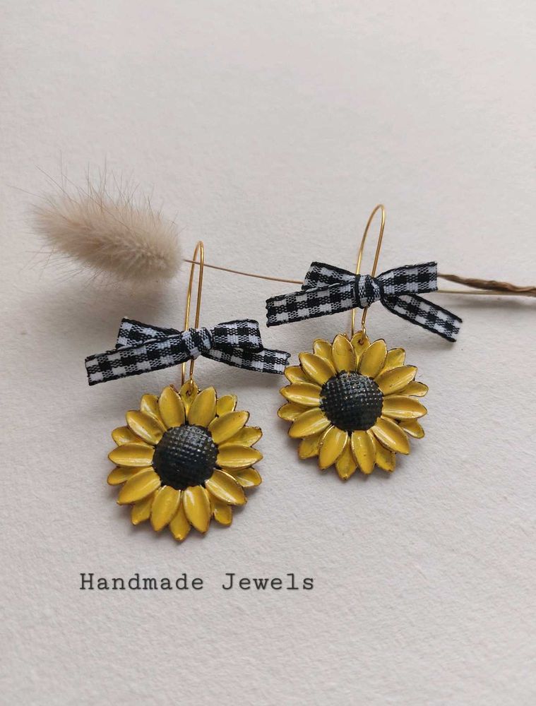Vintage Style Sunflower Gingham Bow Earrings