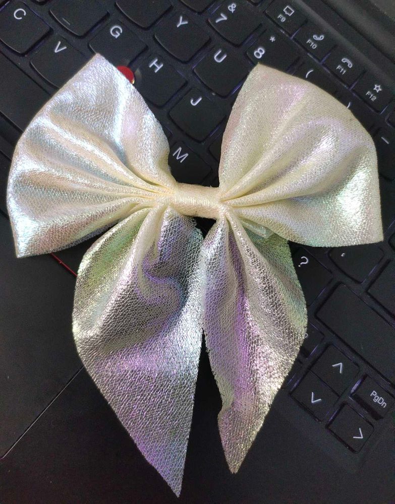Shiny Bow Hair Clip