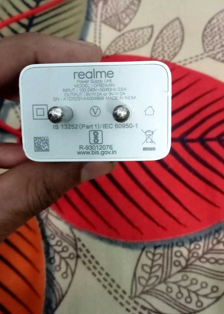 REALME NEW AND ORIGINAL TYPE C MOBILE CHARGER