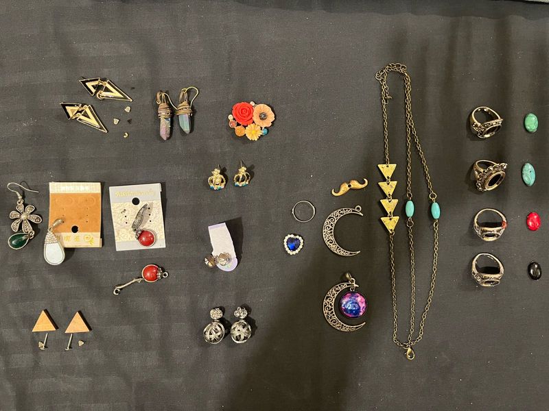 Set Of Broken And Old Jewellery Accessories