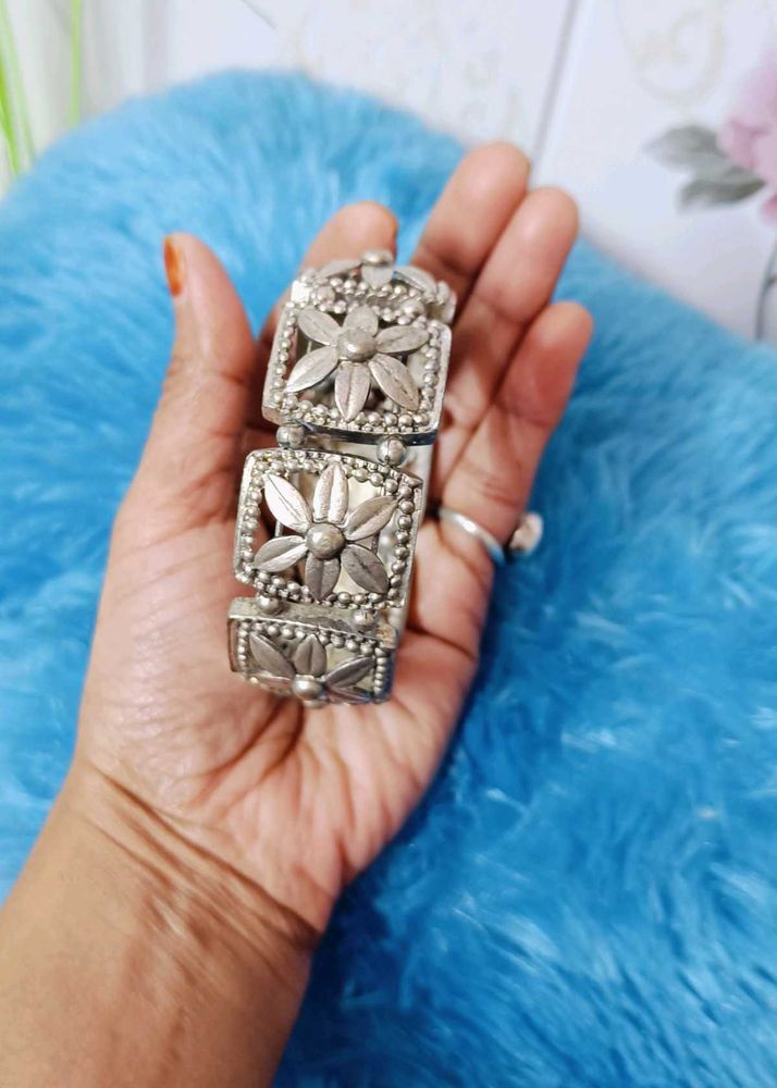 Vintage Floral Silver Bracelet