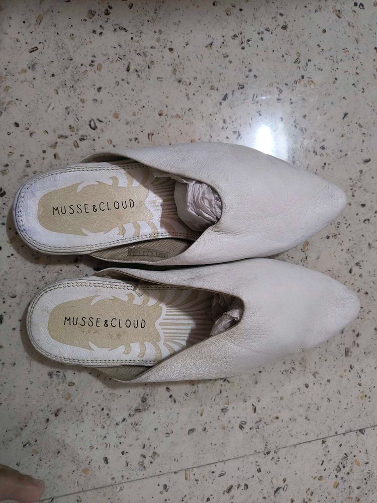 Musse &amp; Cloud White Flats, Imported Pure Leather