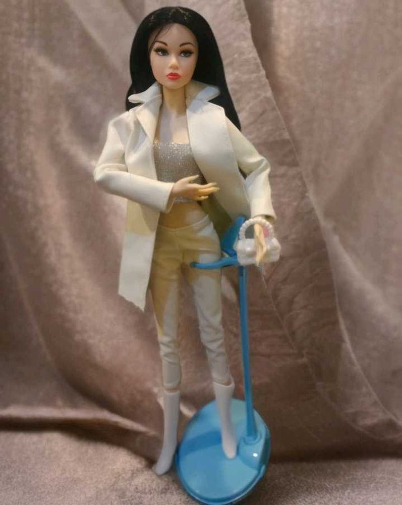 Chic White Outfit For Barbie Doll
