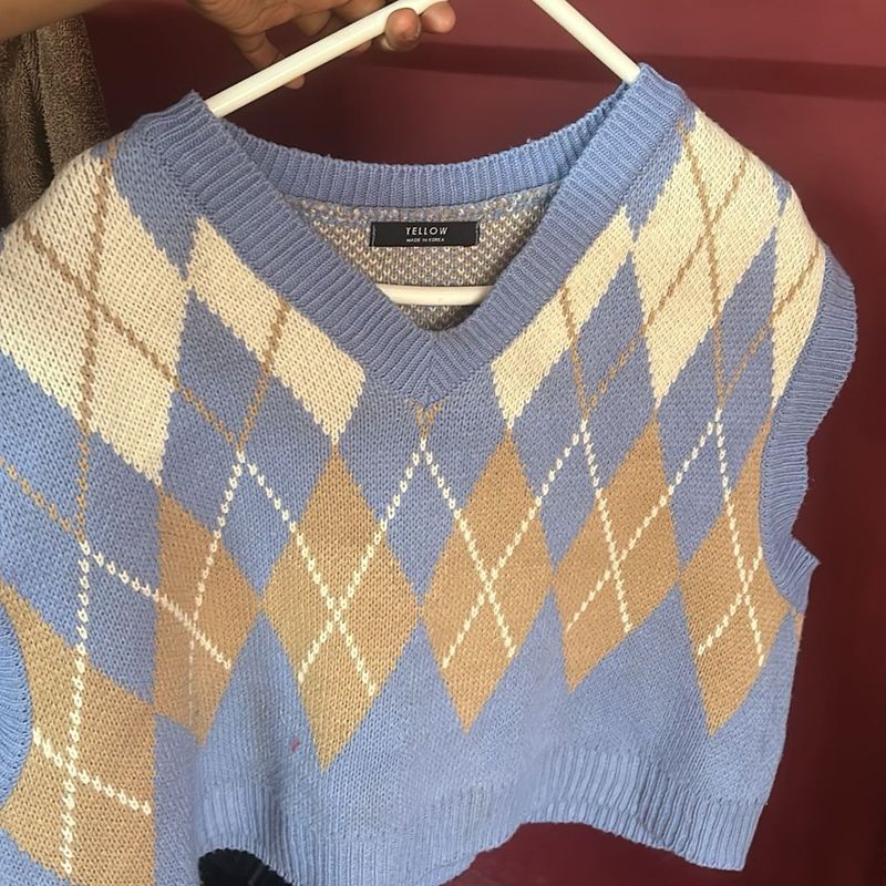 KOREAN CROP TOP