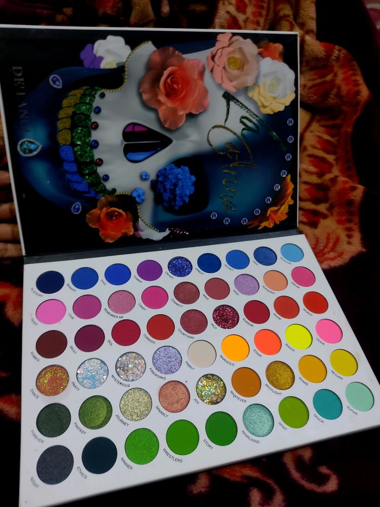 De Lanci 54 Colors Eyeshadow Pallette