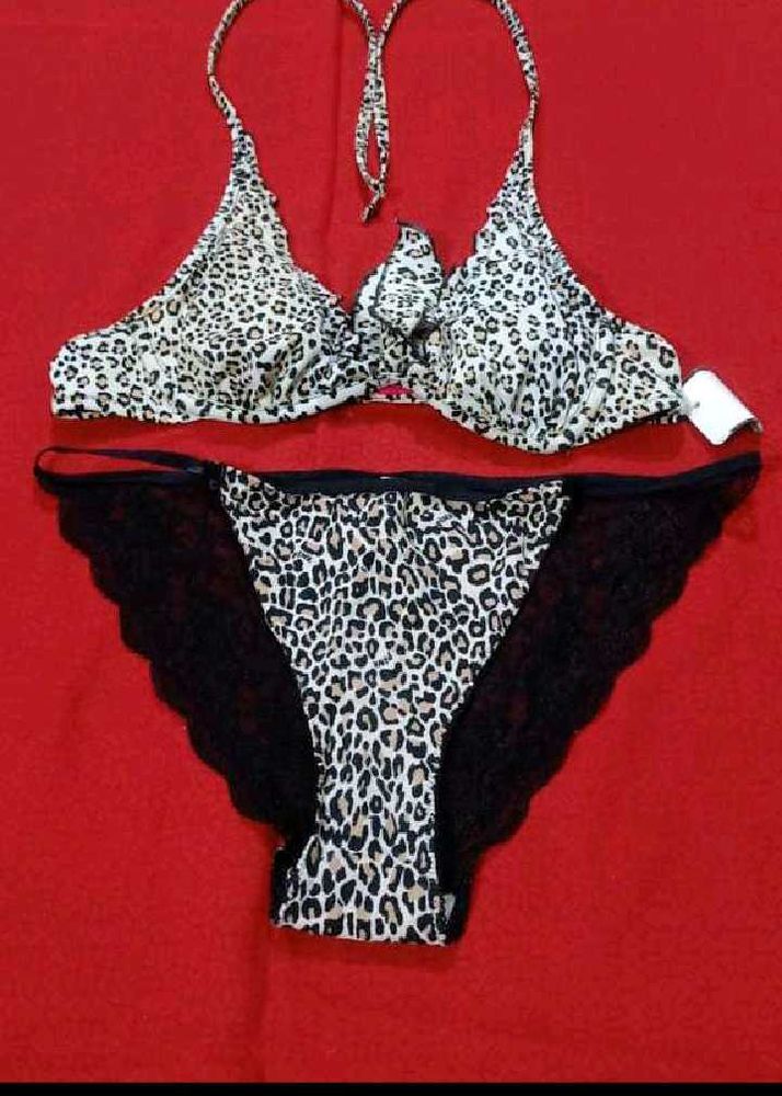 Stylish Bikini Set 🖤🌼