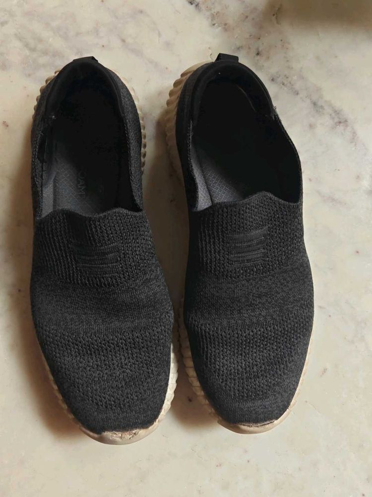 Skechers slip on shoes