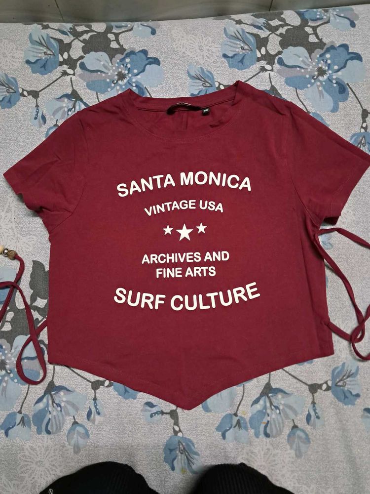 Santa Monica Graphic Crop Tee