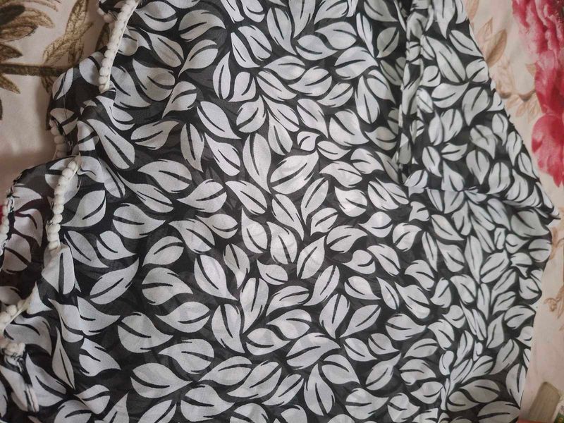 Floral Black N White Scarf