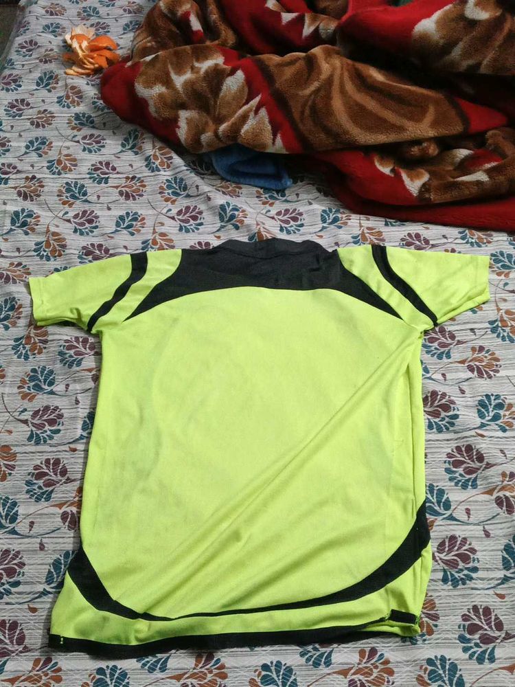 Sporty Yellow &amp; Black T-Shirt