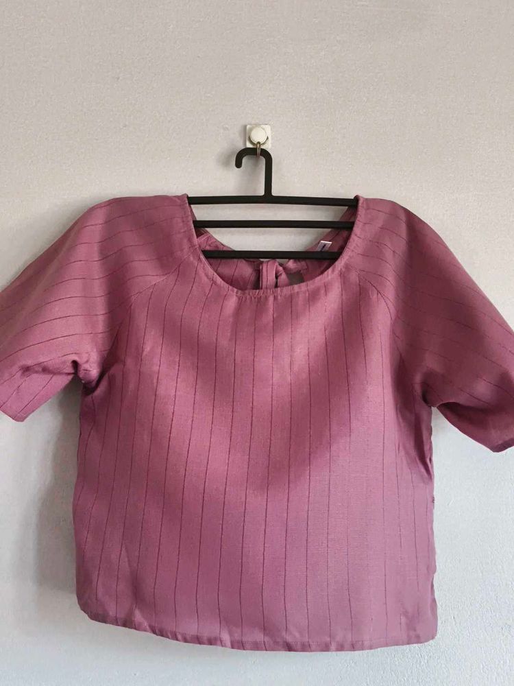 Women Vertical Striped Round Neck Top