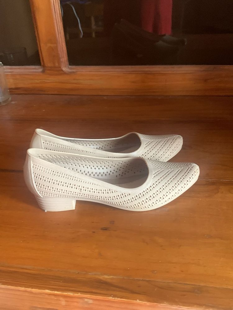 Ladies Shoe