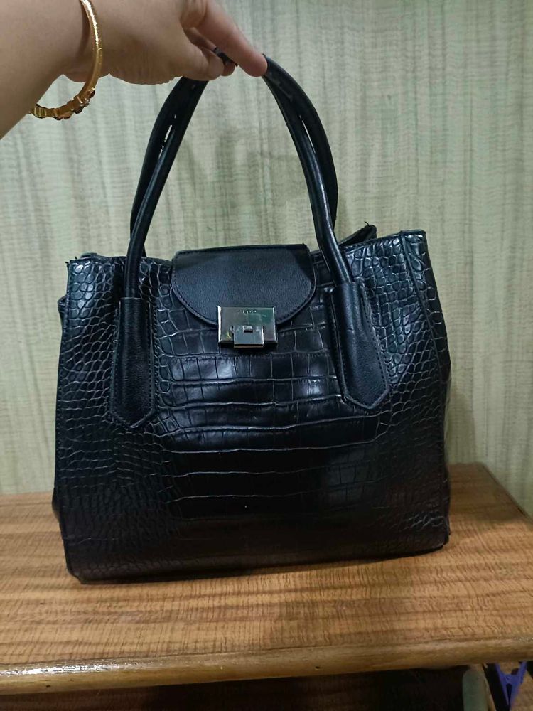 Elegant Aldo Black Handbag