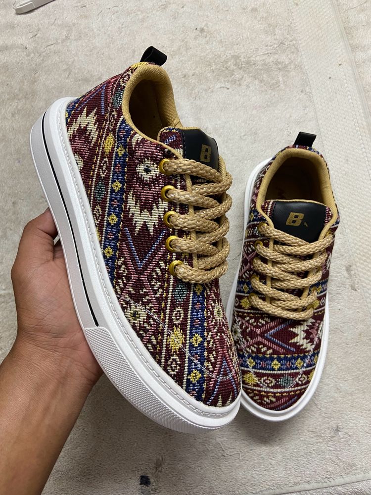 Unisex Canvas Cloth Material Shoes