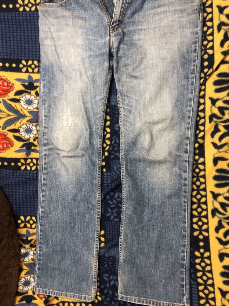 Light Wash Denim Jeans