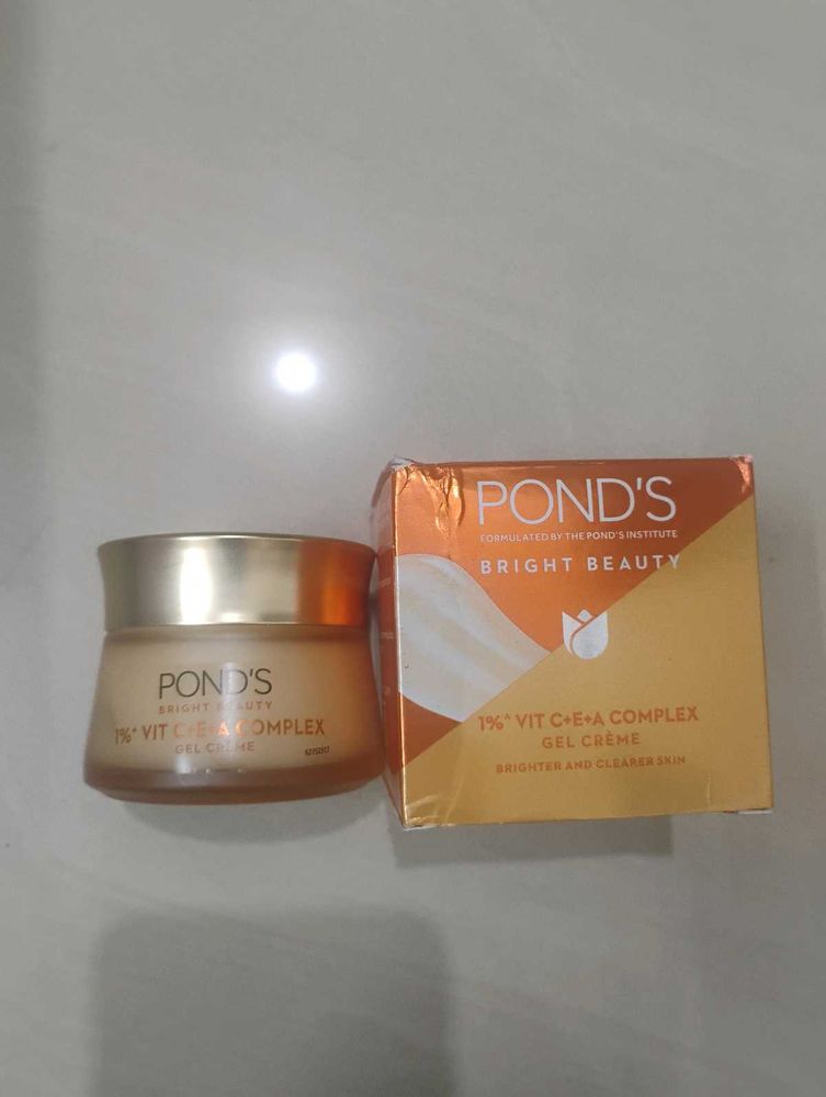 Pond&#39;s Bright Beauty Gel Creme