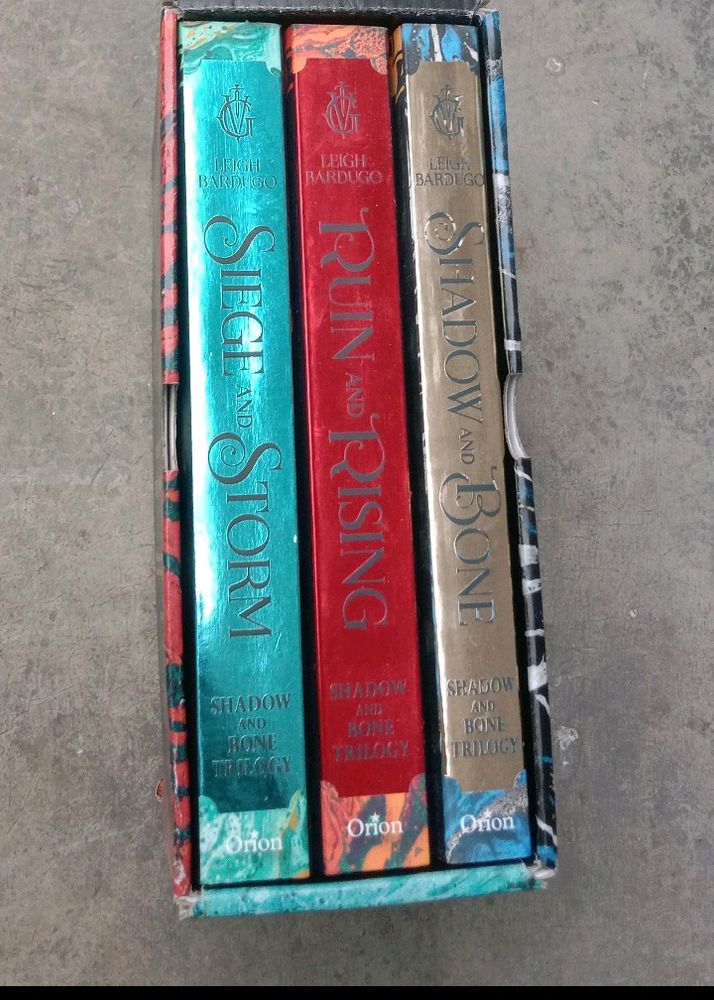 Shadow And Bone Trilogy Books Set Offer