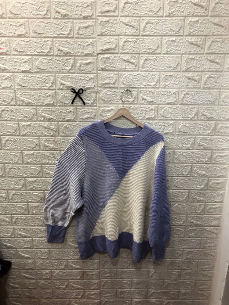 Stylish Lavender &amp; White Sweater🎗️🌷
