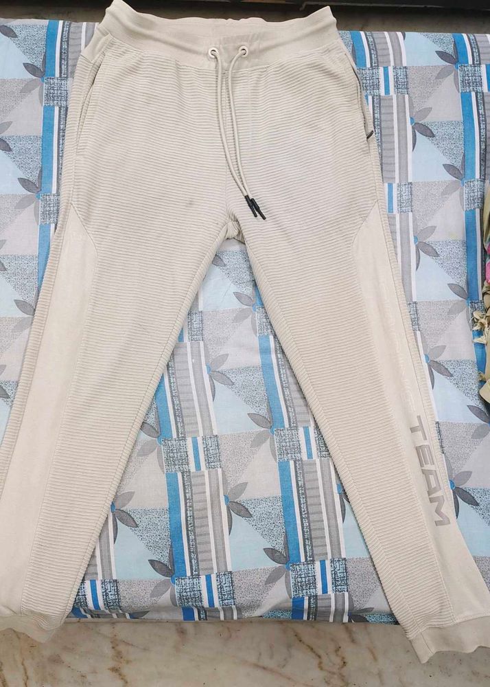 Trackpant