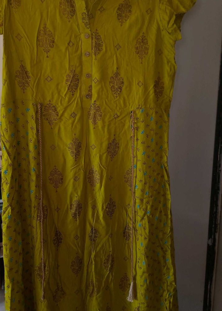 Avaasa Lime Green Kurti