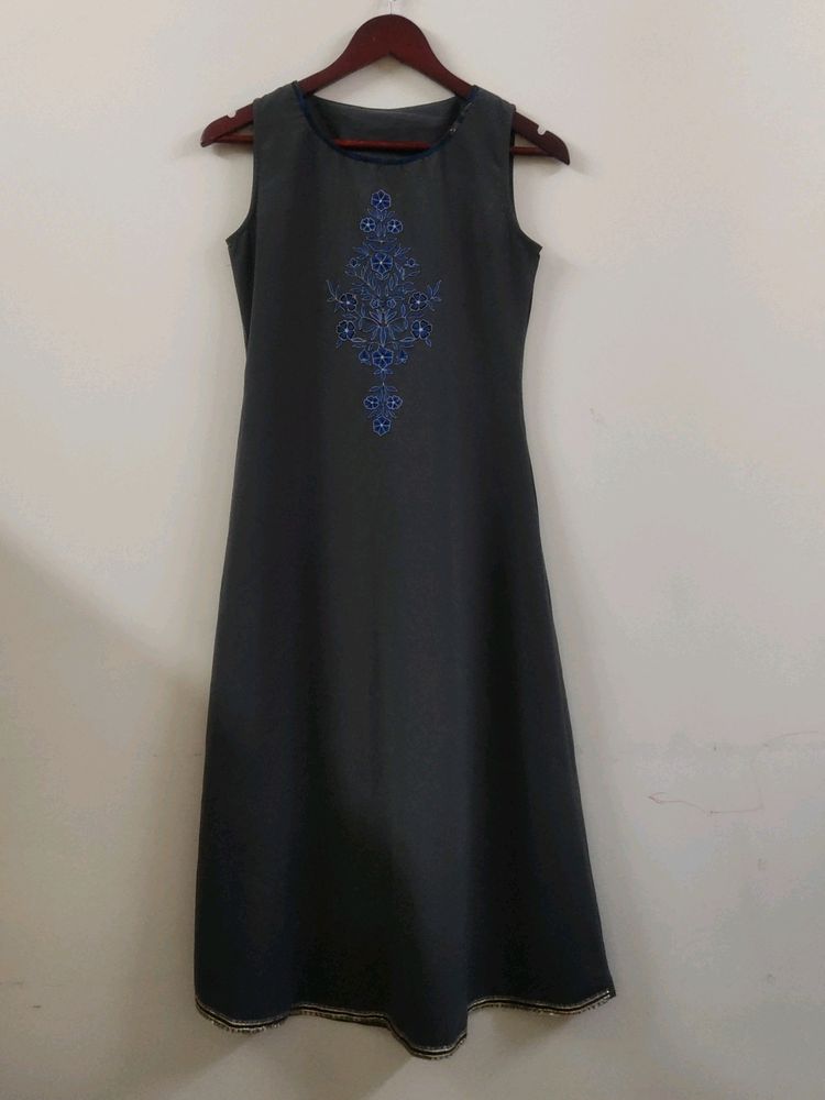 Cutsleeves Embroidered Kurta