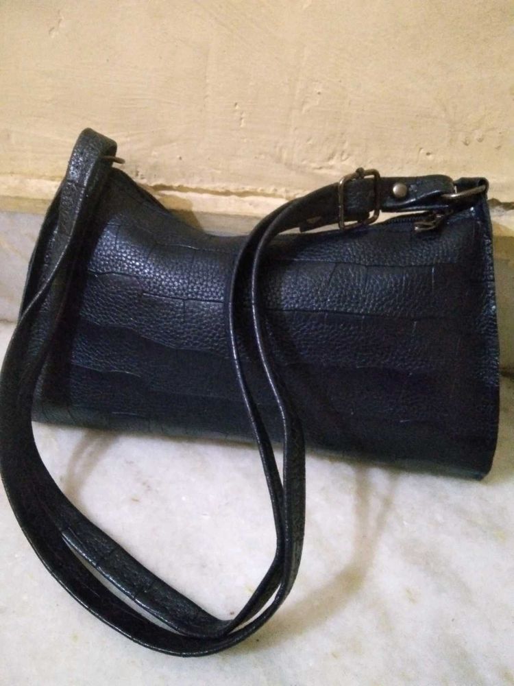 Black Hanging Bag