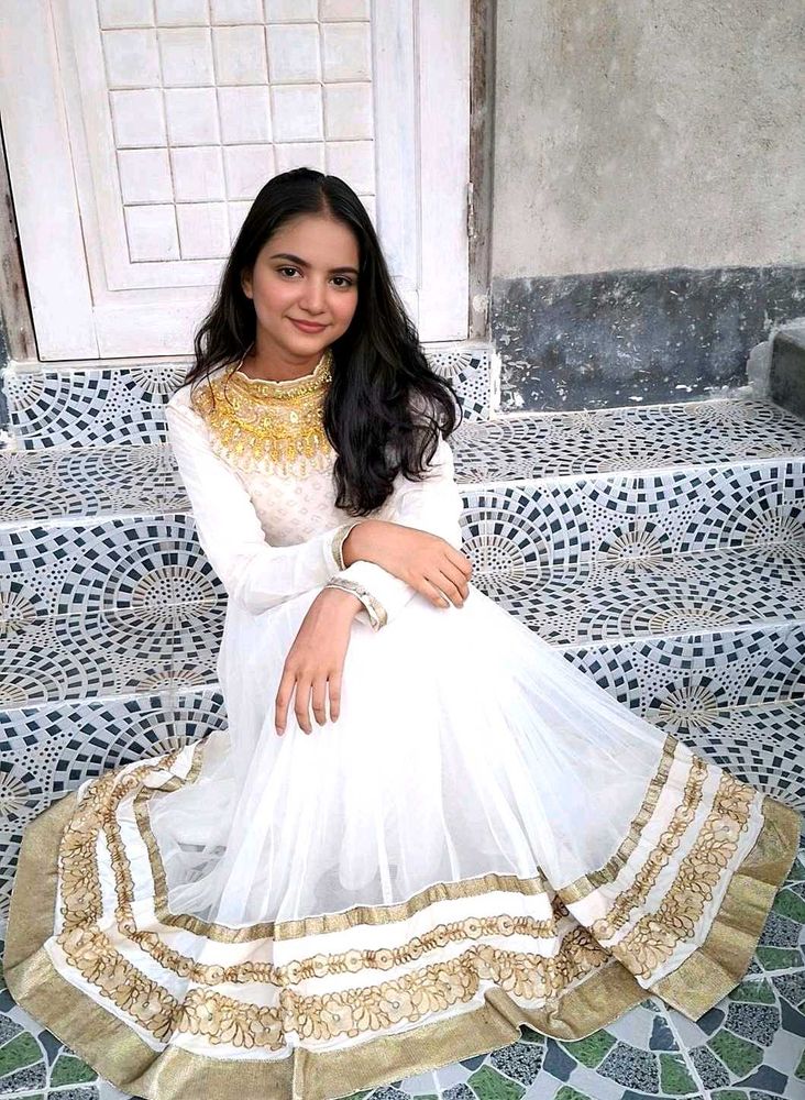 (Size~XL)White gown ✨