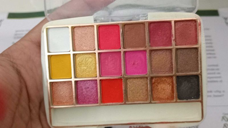 Eyeshadow Palette - Multi Colors