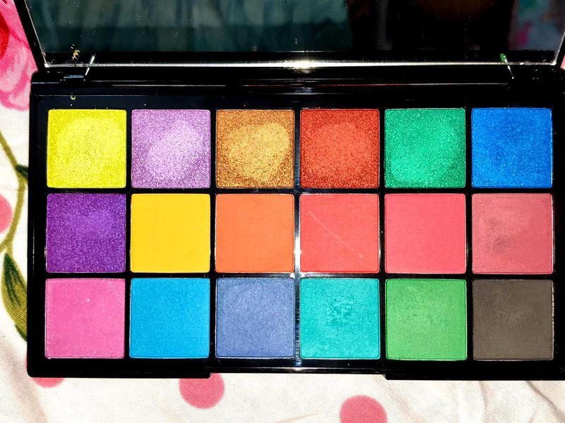 Makeup Revolution London Eyeshadow Palette