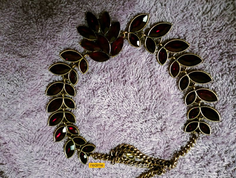 Glass Stone Necklace Red