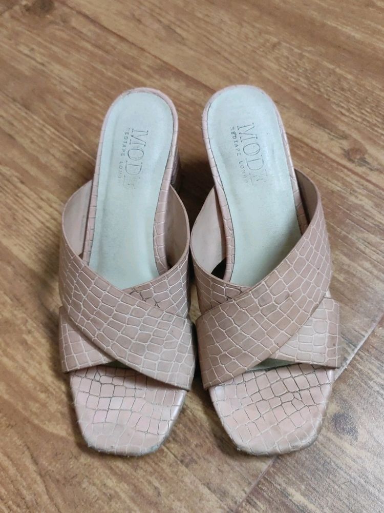 Mode By Redtape Heels