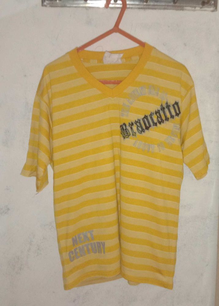 Yellow orangish striped tshirt