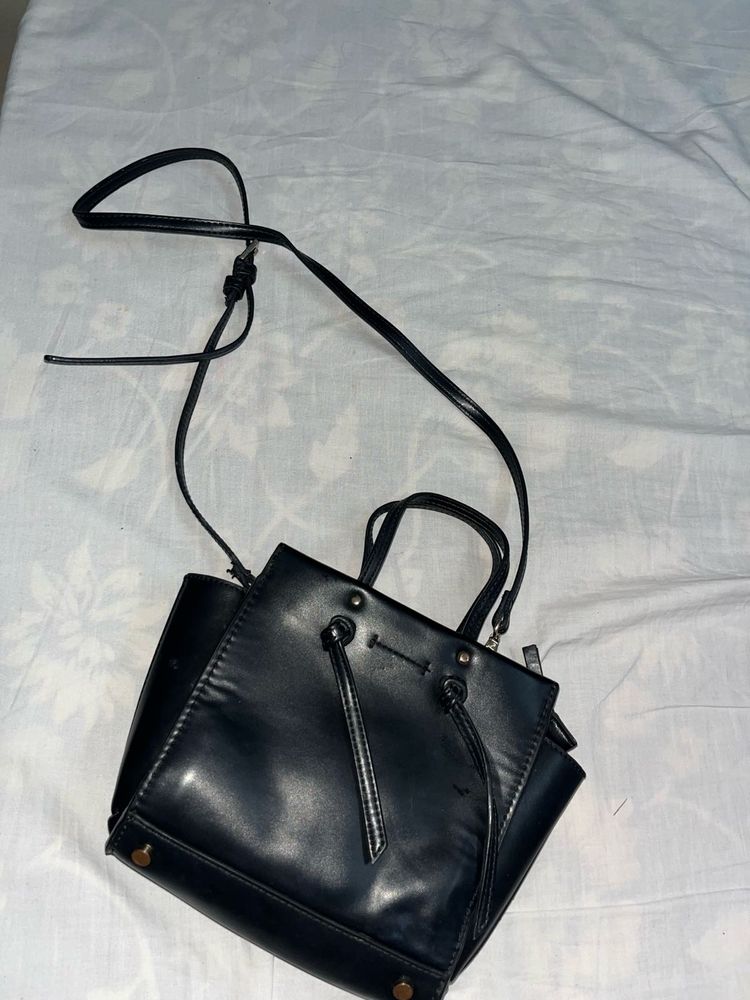 Pre-loved Mini Zara Black Slingbag
