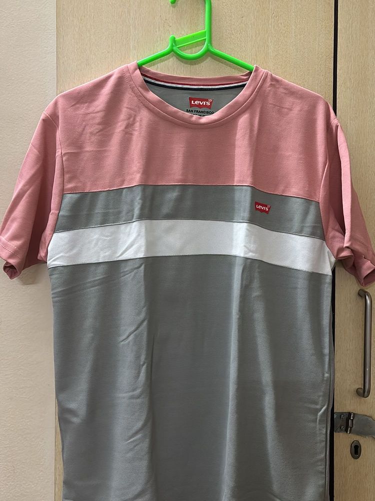 Oversized XL Grey Pink Levi’s T shirt