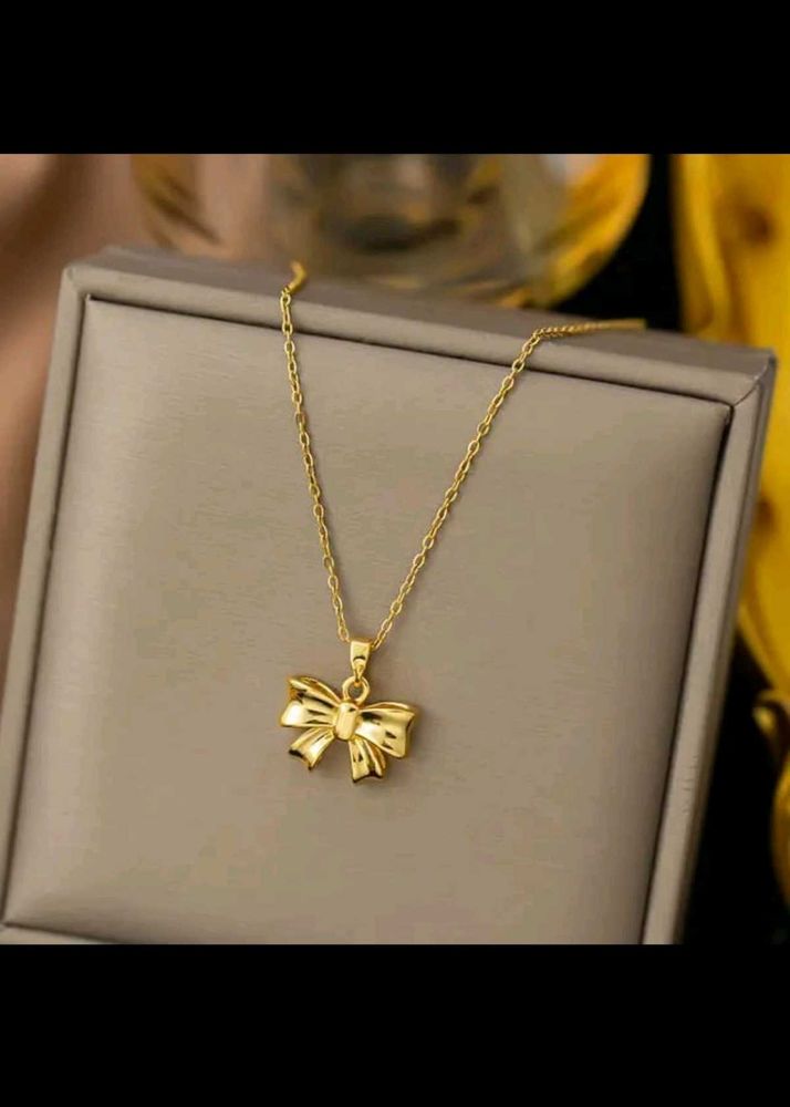 18k Gold Plated Bow Pendant