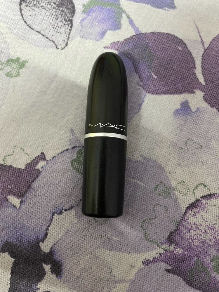 MAC Lipstick Shade -611 Please Me
