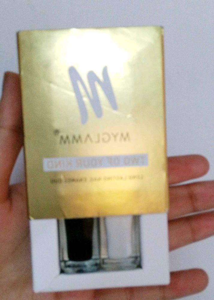 (Sealed)Myglamm Black &amp; White Nail Polish For Wome